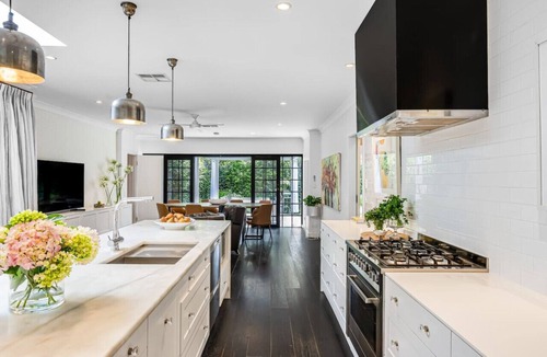 Norwood House | Iris @ Norwood - Luxe 4BR