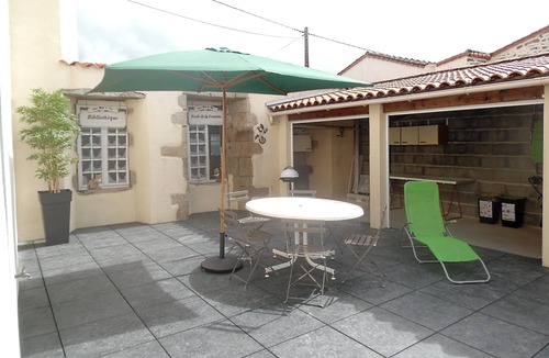 Saint-Malo-du-Bois Apartment | Iris Studio 3 sleeps, 5 mn from Puy du Fou