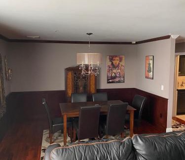 Fifth Ward Apartment | Irish American INN