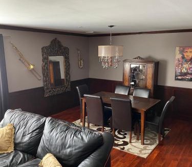 Fifth Ward Apartment | Irish American INN