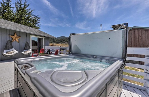 Manchester House | Irish Beach Cottage with Beach Access and Ocean Views