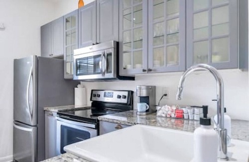 Irish Channel Apartment | Irish Channel Apt w/Balcony | Walk to Magazine St