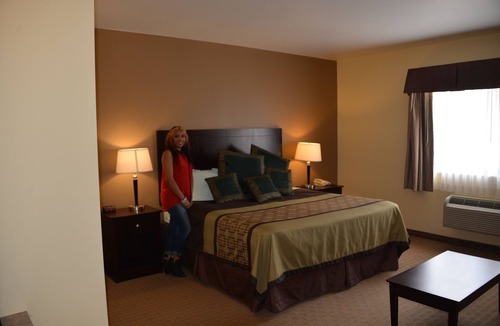 Lazbuddie Hotel | Irish Inn And Suites