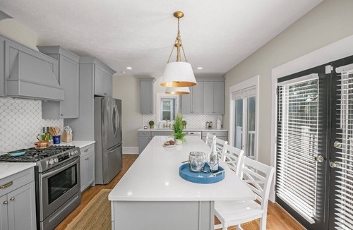 Harters Heights House | Irish River House - walk to ND!