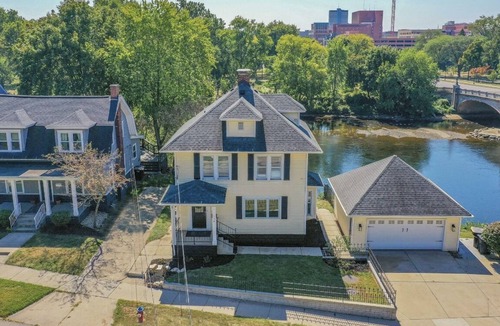 Harters Heights House | Irish River House - walk to ND!