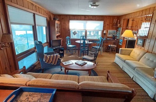 East Tawas Cabin | Irish Shanty - Lakeview