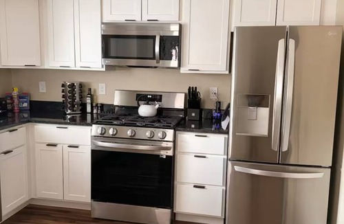 South Side Flats House | Iron City of South Side Flats Charming 2-bedroom Unit