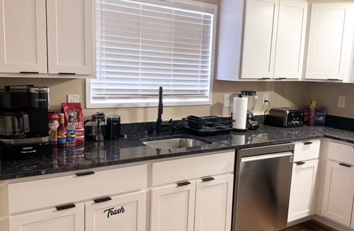 South Side Flats House | Iron City of South Side Flats Charming 2-bedroom Unit