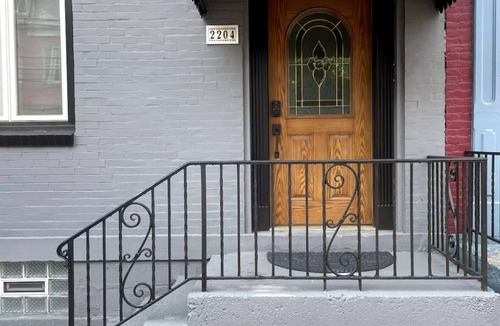 South Side Flats House | Iron City of South Side Flats Charming 2-bedroom Unit