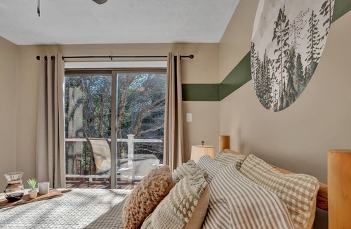 Briar Crest Woods Cabin | Iron Elk Cabin-Hot Tub, Pool Table & Fire Pit