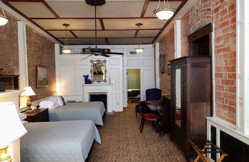 Blackwater House | Iron Horse Hotel