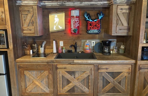 Harvey County Cabin | Iron Horse Lakes - remote getaway near Wichita, Newton and Hutchinson, KS
