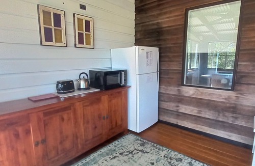 Nulkaba Cabin | Ironbark Cabin, Lovedale Hunter Valley