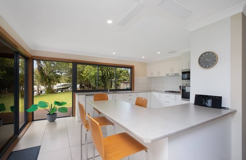 Forster House | Ironbark - Glorious waterfront