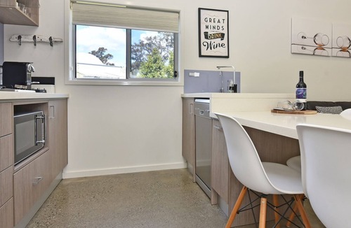 Pokolbin Villa | Ironbark Hill Villa 2