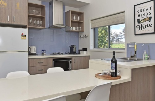 Pokolbin Villa | Ironbark Hill Villa 2