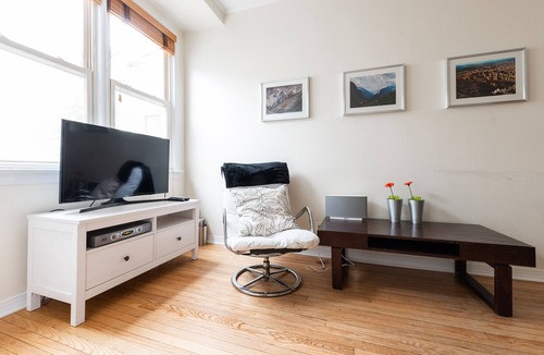 Ironbound District House | Ironbound Oasis: Urban Retreat Near NYC