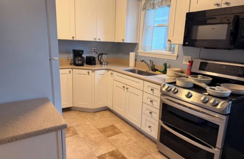 East Irondequoit House | Irondequoit Bay house: Spacious 3BR/2BA Getaway