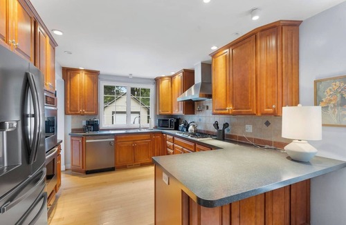 West Irondequoit House | Irondequoit | Walk to Lake Ontario | Fire Pit