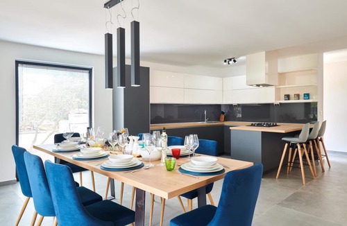 Kastel House | Irresistible villa with large pool, billiards, darts