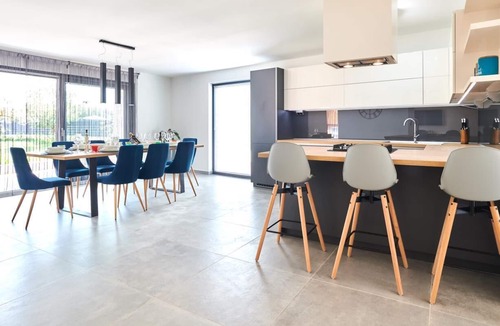 Kastel House | Irresistible villa with large pool, billiards, darts