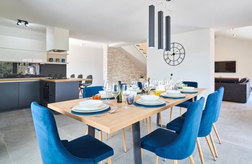Kastel House | Irresistible villa with large pool, billiards, darts