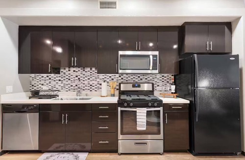 Tustin Apartment | Irvine Luxury Living - Pool, Gym & Prime Location