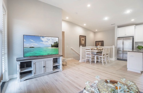 Cypress Village Condo | Irvine Oasis - Luxury 2BR Condo