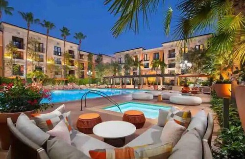 Irvine Research Center Apartment | Irvine Spectrum Resort Style Pool & GymnFree Parking