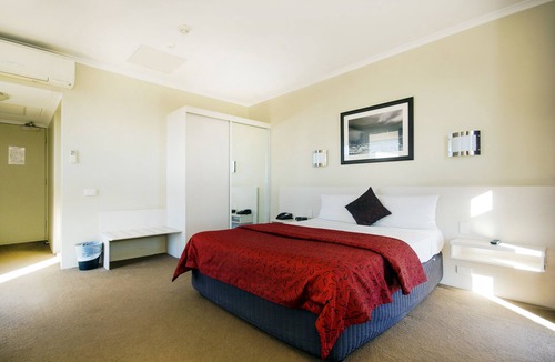 Mount Isa City Hotel | Isa Hotel