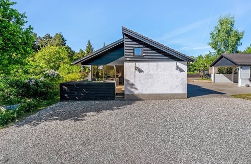 Lyngsbæk Strand House | "Isalie" - 300m from the sea by Interhome