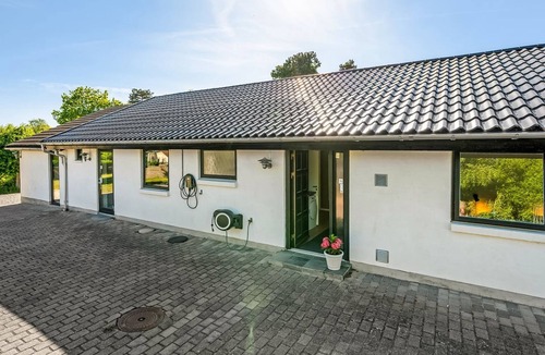 Lyngsbæk Strand House | "Isalie" - 300m from the sea by Interhome
