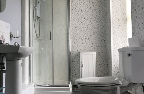 Rhiwbryfdir Bed & Breakfast | Isallt Guest House