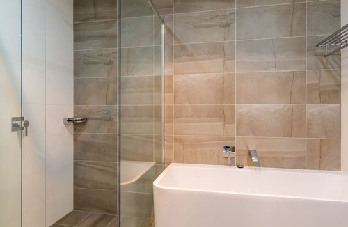 Huskisson Apartment | Ishtar Apartment 6- Luxury Living Accommodation