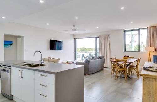 Huskisson Apartment | Ishtar Apartment 7- Luxury Living Accommodation