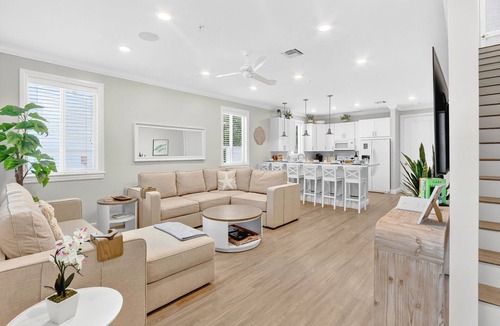 Upper Matecumbe Key Villa | Isla Honeydew: 3 En-Suite Bedrooms, Pool, Dock