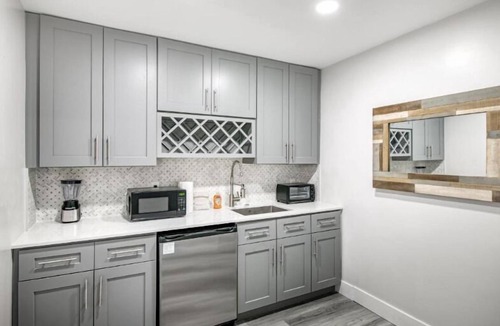 Palm Beach Shores Apartment | Isla Palma Singer Island