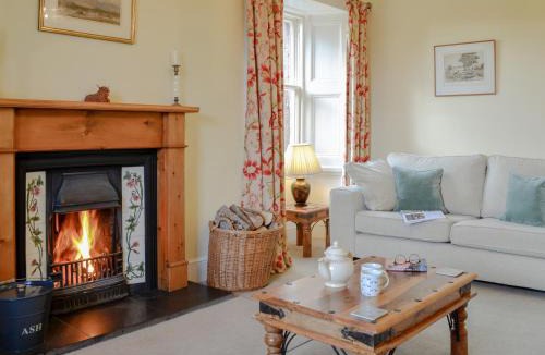 Kirriemuir House | Islabank Farmhouse - Saap