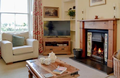 Kirriemuir House | Islabank Farmhouse - Saap