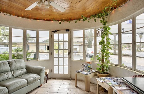 Venice Hotel | Island Breeze Inn