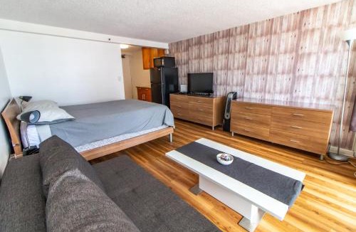 Waikiki Apartment | ISLAND COLONY STUDIO 1415