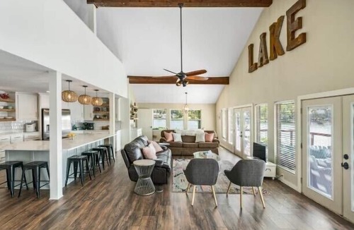 Murchison House | ISLAND DREAM! Chef's Kitchen! Boat rental! Maui mat/Kayak/SUP/game room