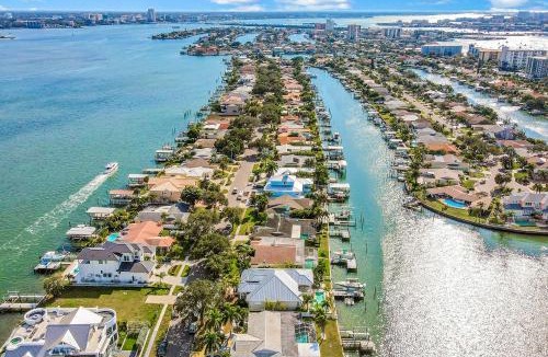 Island Estate House | Island Estate Waterfront Villa