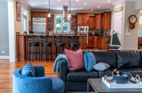 Delavan Lake House | Island Getaway on Delavan Lake