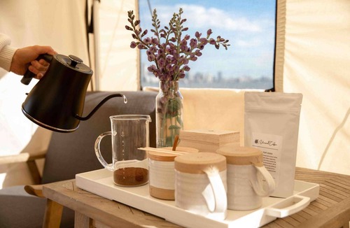 Manhattan Cabin | Island Glamping + Michelin dining & Skyline View