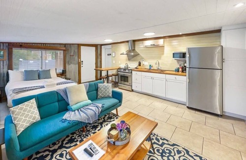 Charleston House | Island Hideout