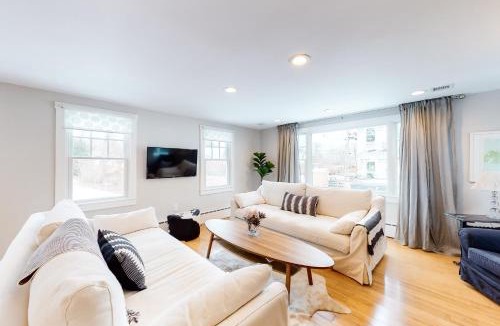 Vineyard Haven House | Island Home