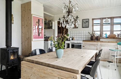 Fej House | Island life gem with all heart desires