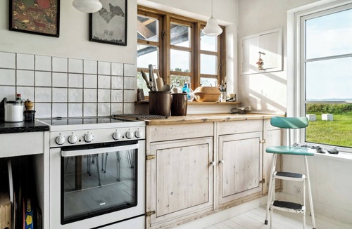 Fej House | Island life gem with all heart desires