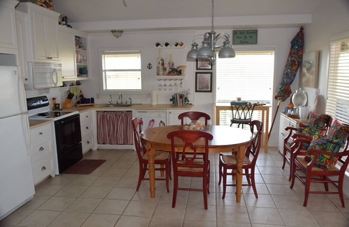 San Luis House | Island Life Getaway~ Bring Your Boat!